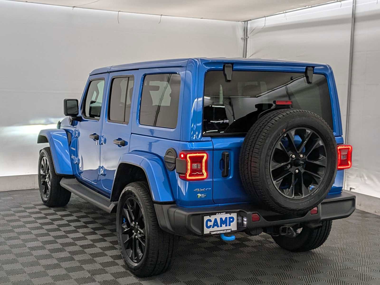 Used 2023 Jeep Wrangler Sahara w/ Cold Weather Group image 4