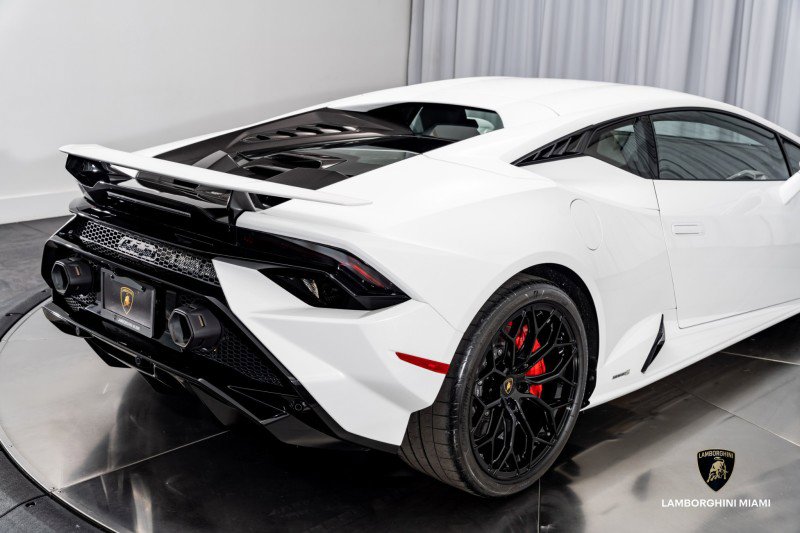 Used 2024 Lamborghini Huracan Tecnica image 22