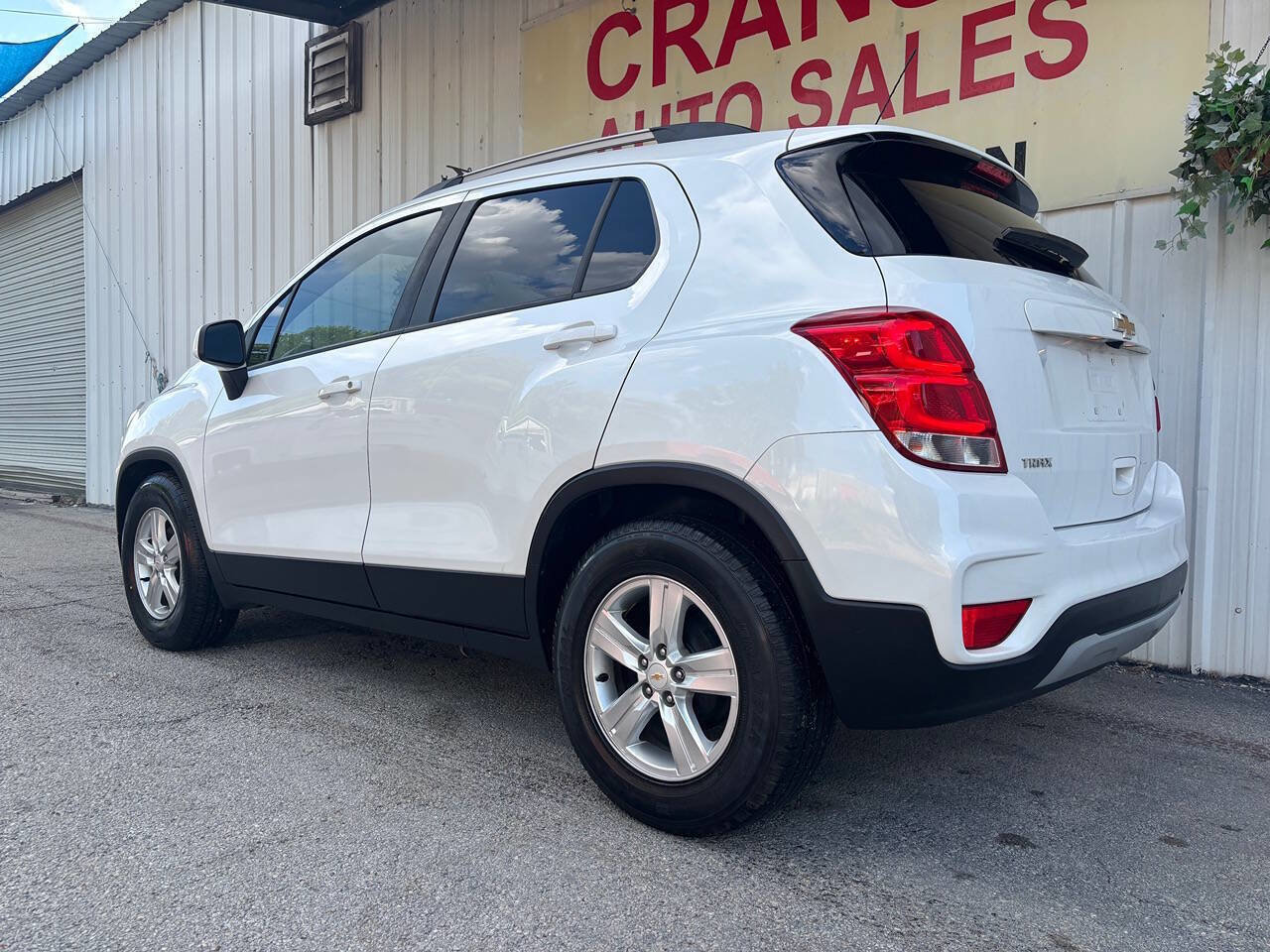 Used 2021 Chevrolet Trax LT image 2