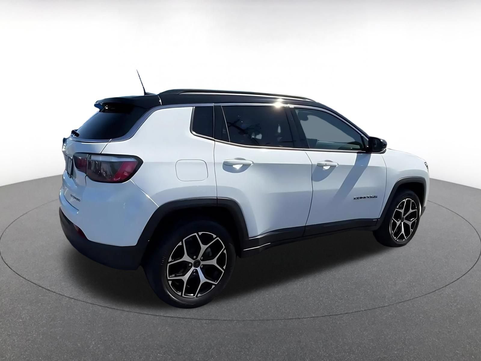 Used 2025 Jeep Compass Limited AWD/4WD image 14