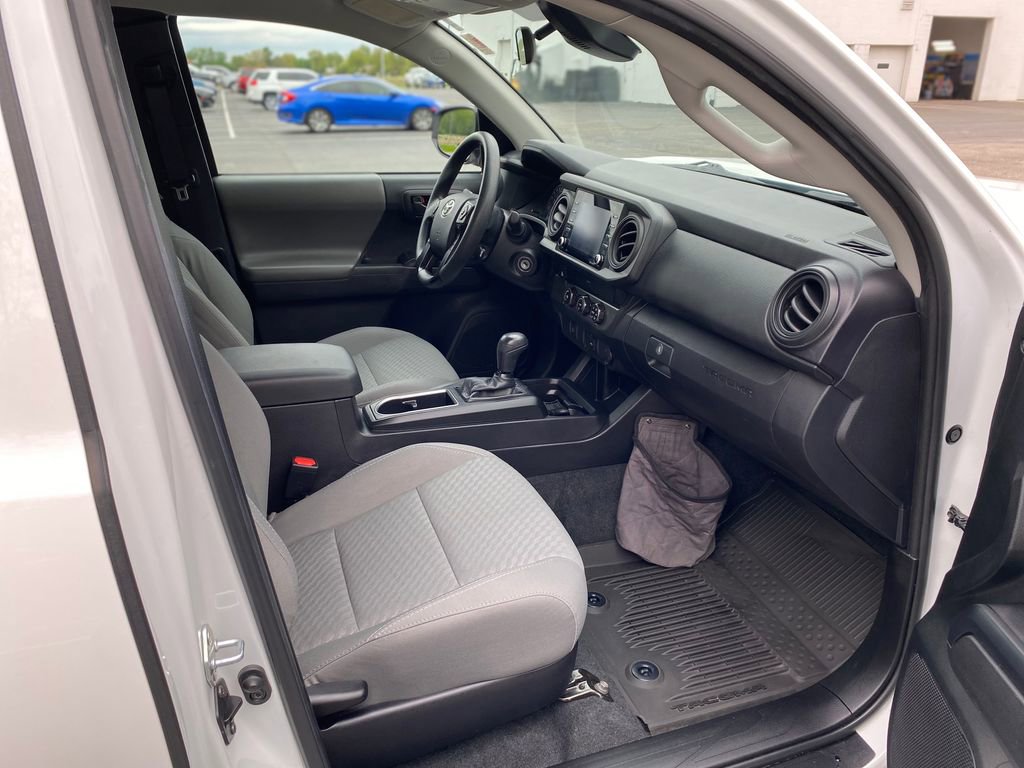Used 2021 Toyota Tacoma SR RWD image 12