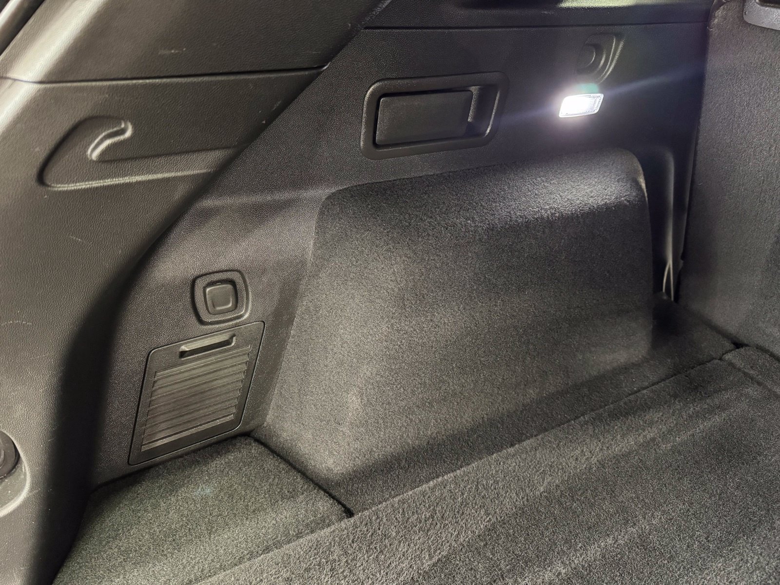 Used 2020 Cadillac XT5 Luxury AWD/4WD image 42