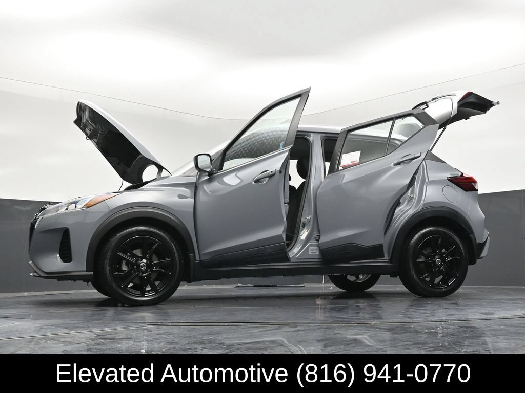Used 2021 Nissan Kicks SV w/ Interior Electronics Package FWD image 35