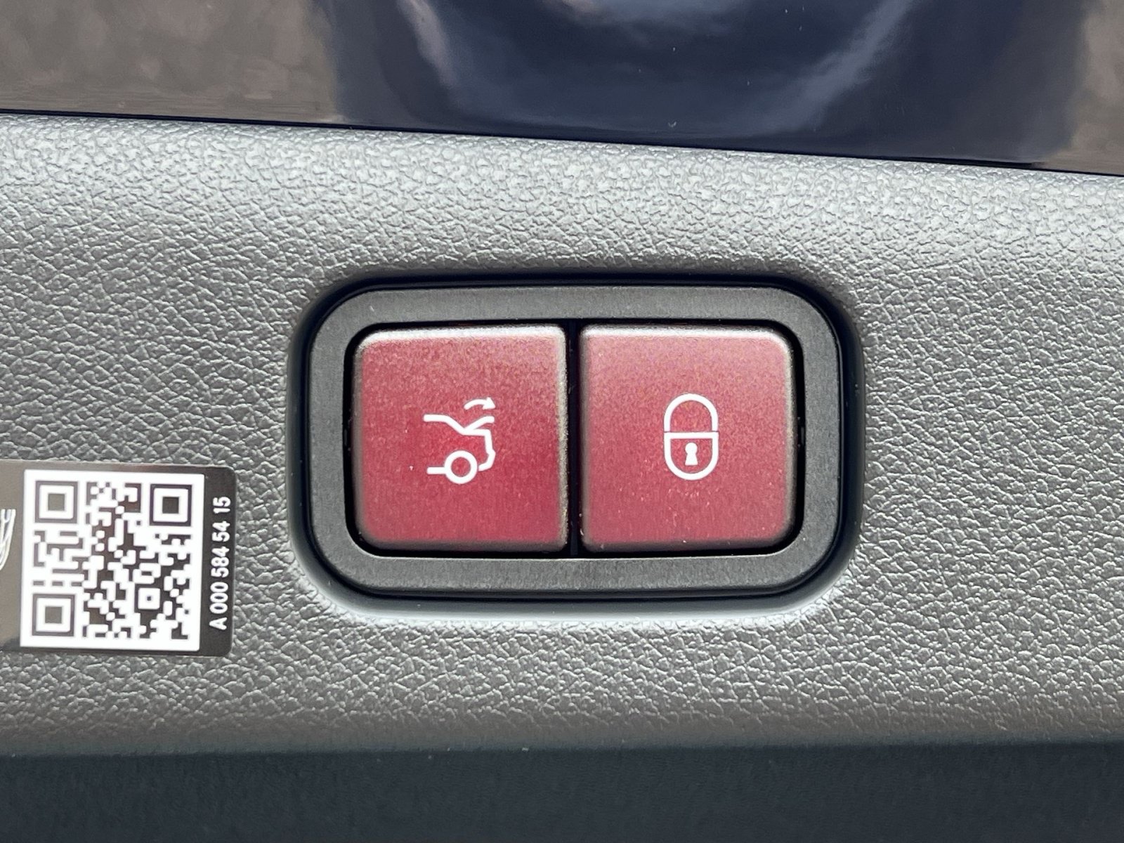 New 2026 Mercedes-Benz E 450 4MATIC Sedan image 32