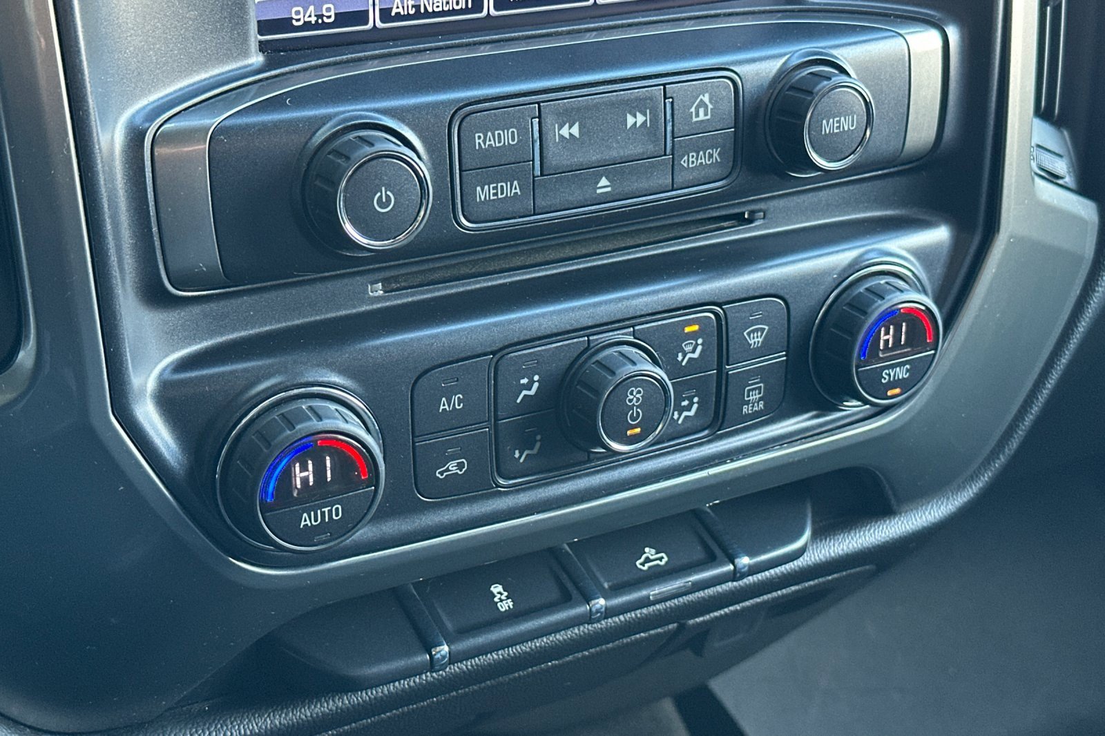 Used 2018 Chevrolet Silverado 1500 LT w/ All Star Edition image 23