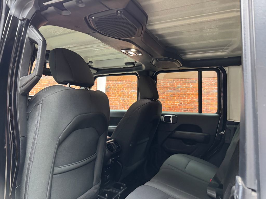 Used 2021 Jeep Wrangler Unlimited Sahara image 25