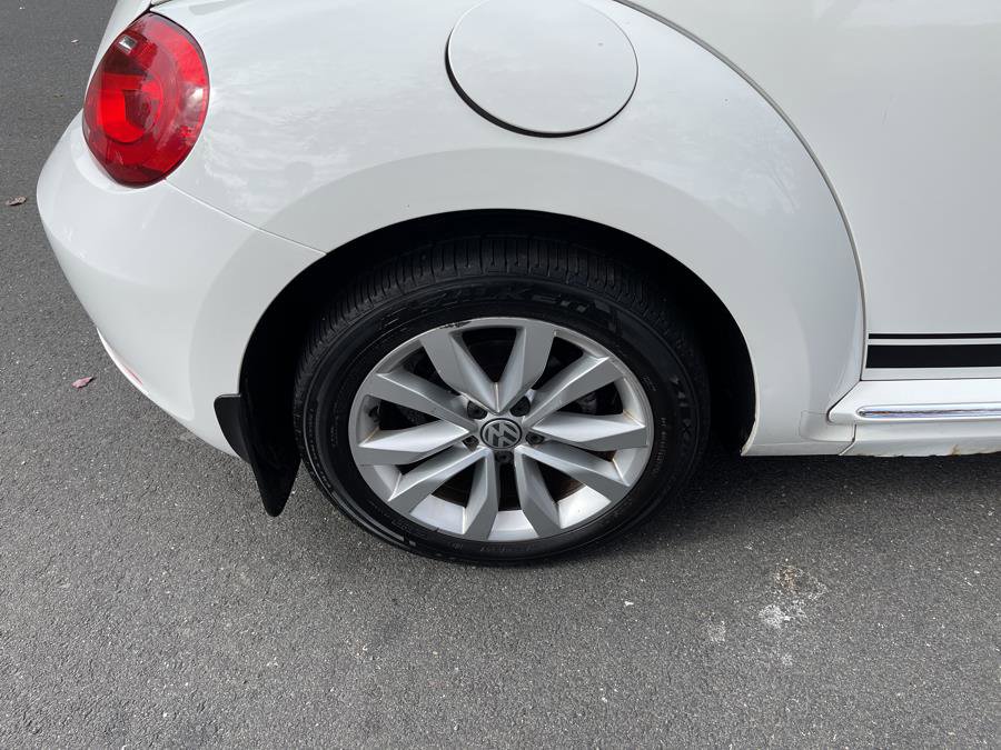 Used 2013 Volkswagen Beetle TDI FWD image 12