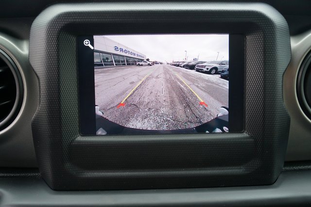 Used 2021 Jeep Gladiator Willys image 18