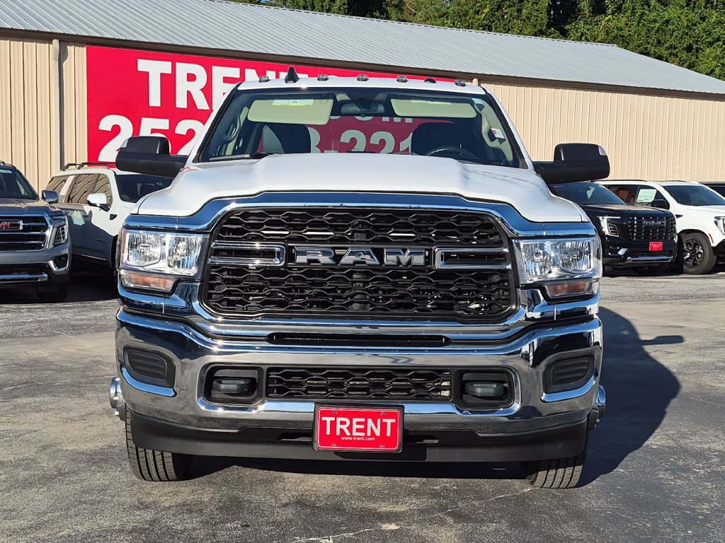 Used 2020 RAM 3500 Tradesman w/ Chrome Appearance Group AWD/4WD image 6