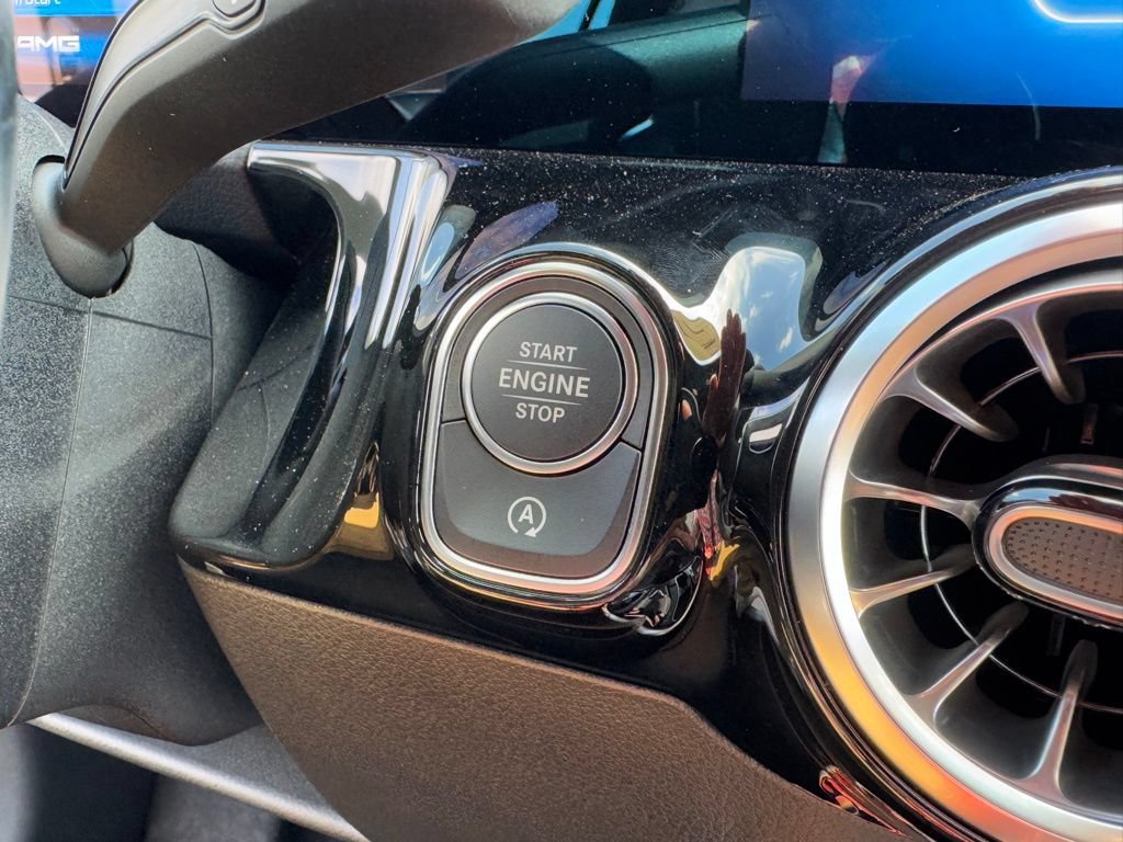 New 2025 Mercedes-Benz GLA 35 AMG 4MATIC image 25