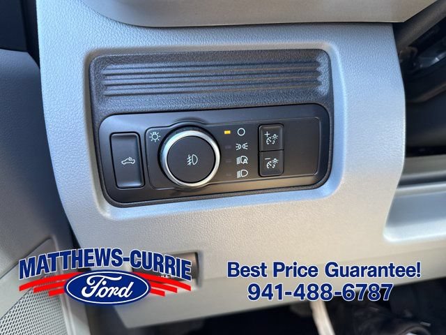 New 2026 Ford F250 XL w/ XL Chrome Package RWD image 25