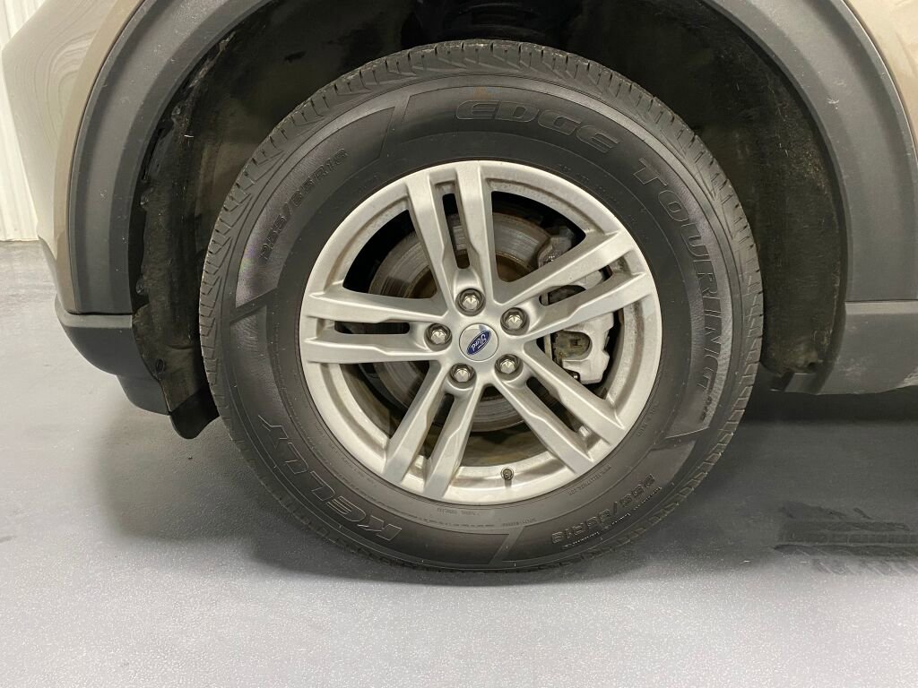 Used 2021 Ford Explorer XLT image 15