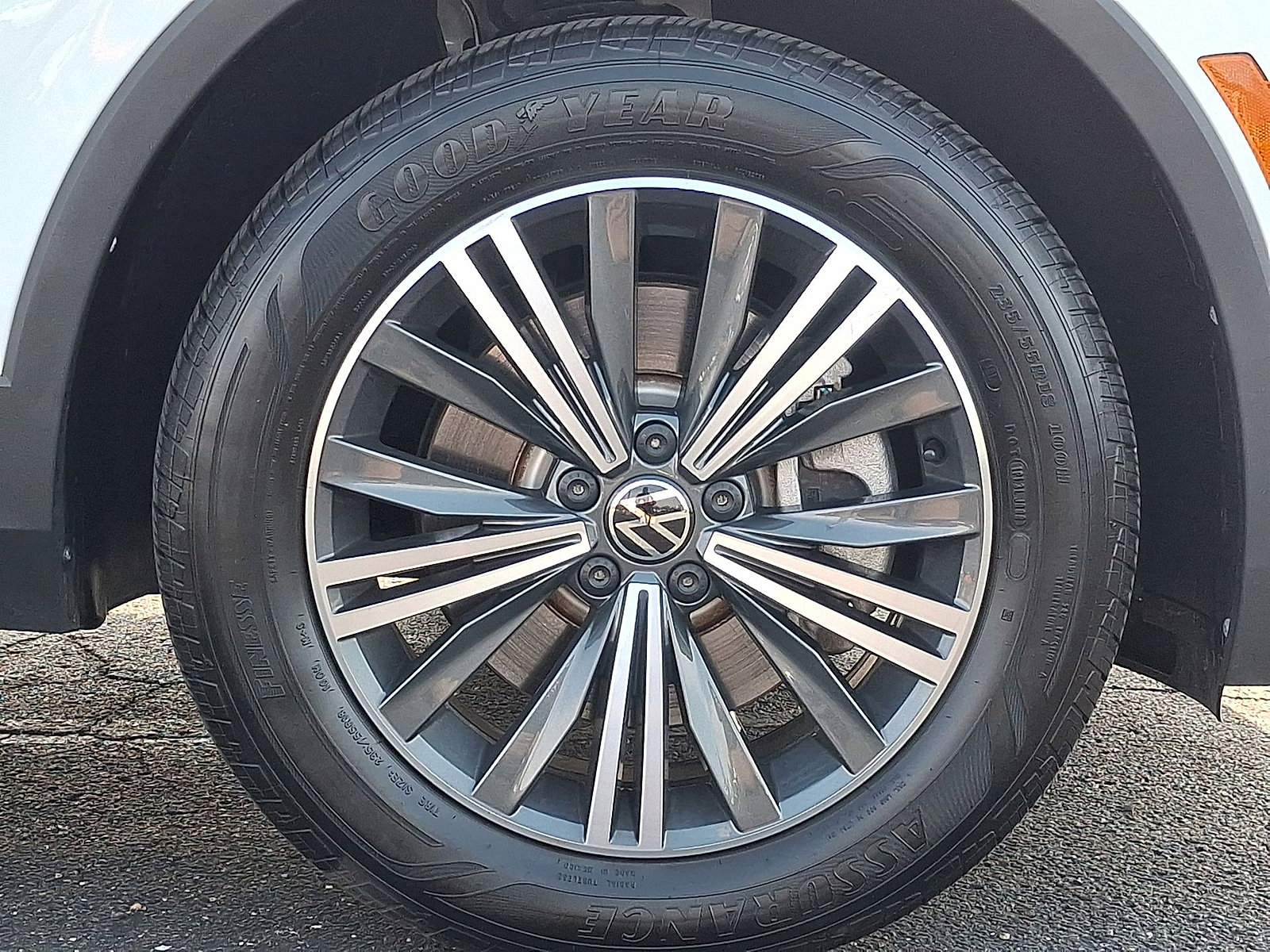 Used 2024 Volkswagen Tiguan Wolfsburg Edition w/ Panoramic Sunroof Package AWD/4WD image 27