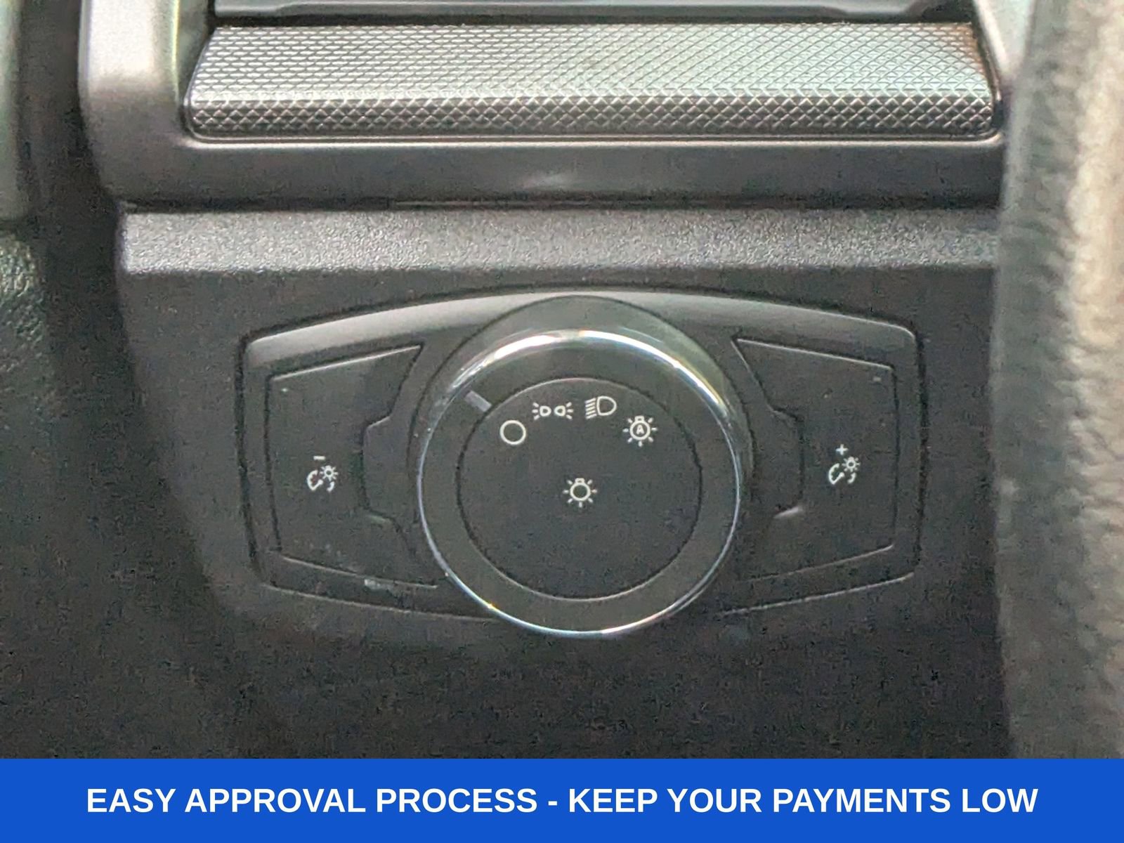 Used 2017 Ford Fusion SE w/ Fusion SE Technology Package image 41