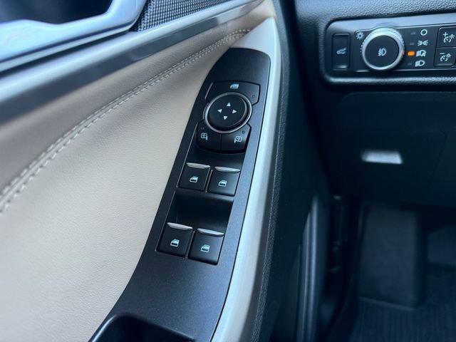 Used 2022 Ford Explorer XLT w/ Equipment Group 202A image 19