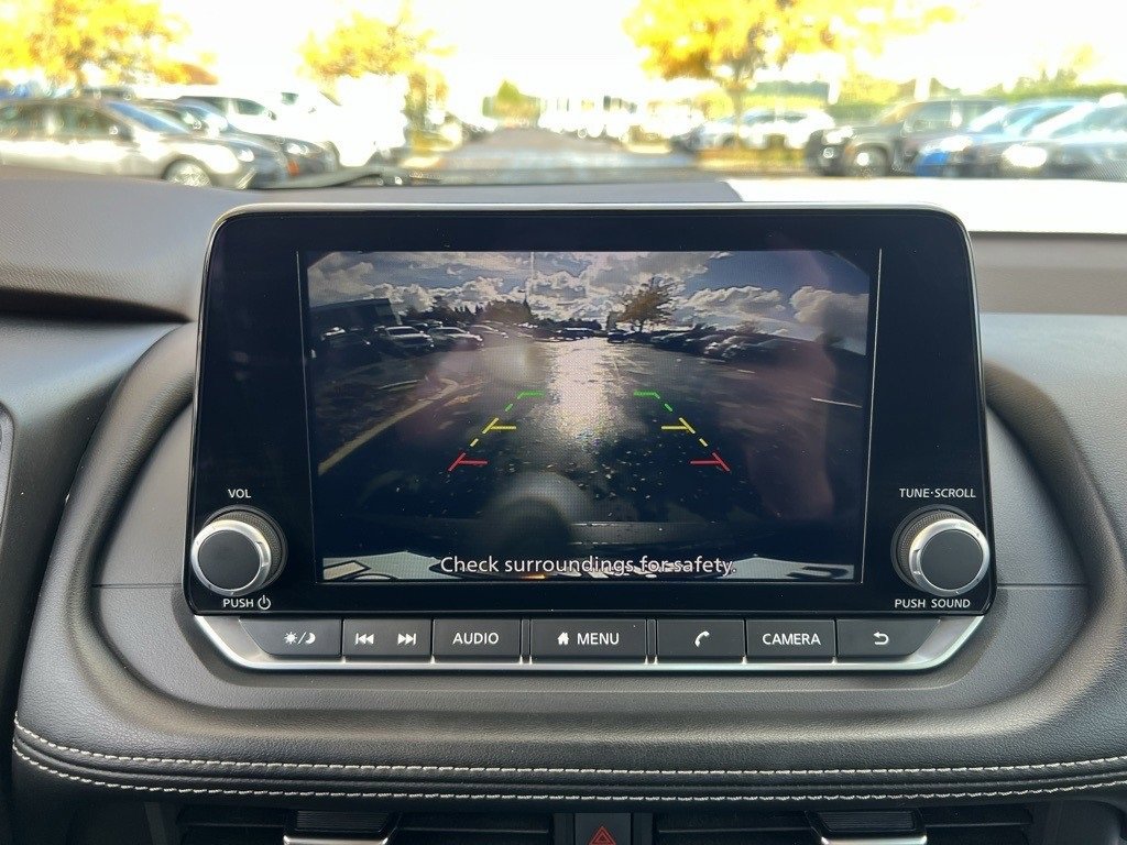 Used 2023 Nissan Rogue SV image 20