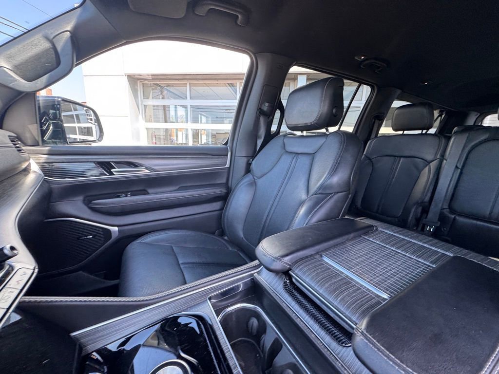 Used 2023 Jeep Wagoneer L Series II image 20