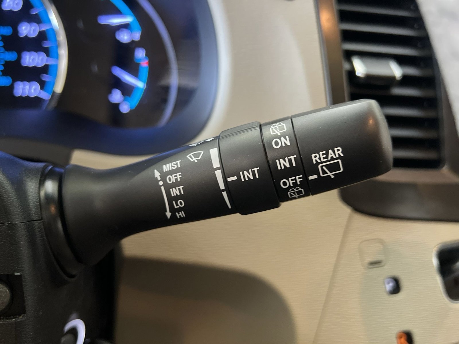 Used 2013 Toyota Sienna XLE FWD image 32