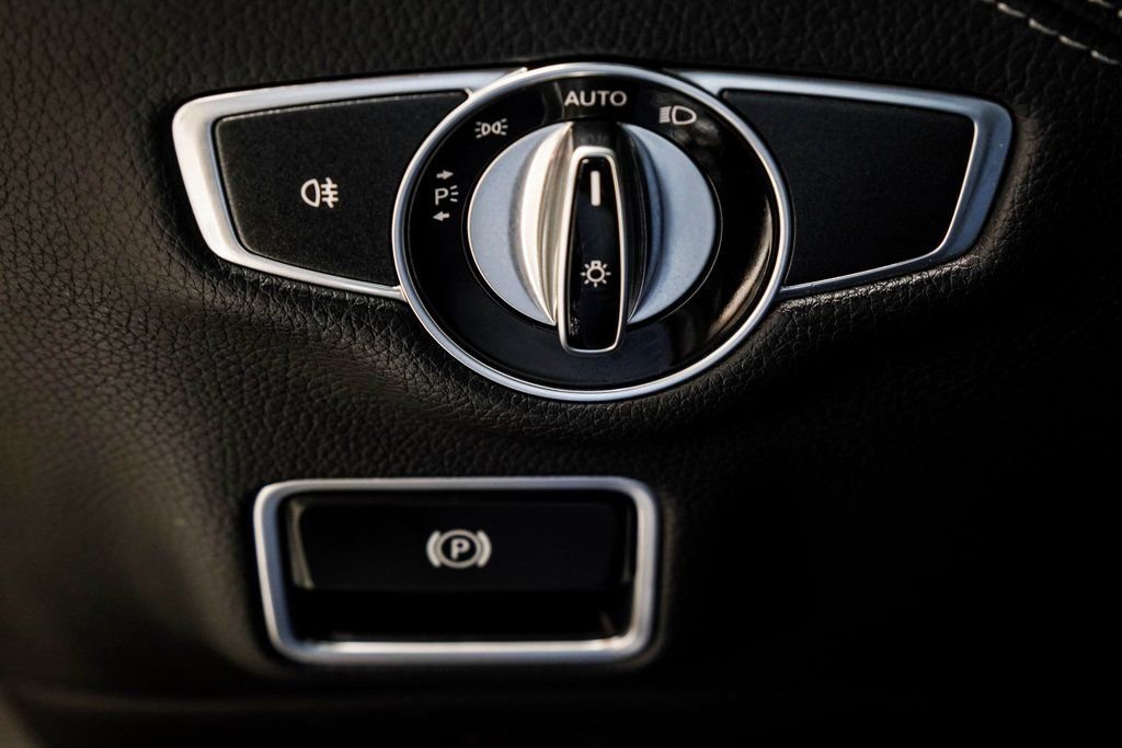 Used 2015 Mercedes-Benz S 550 4MATIC Coupe image 37