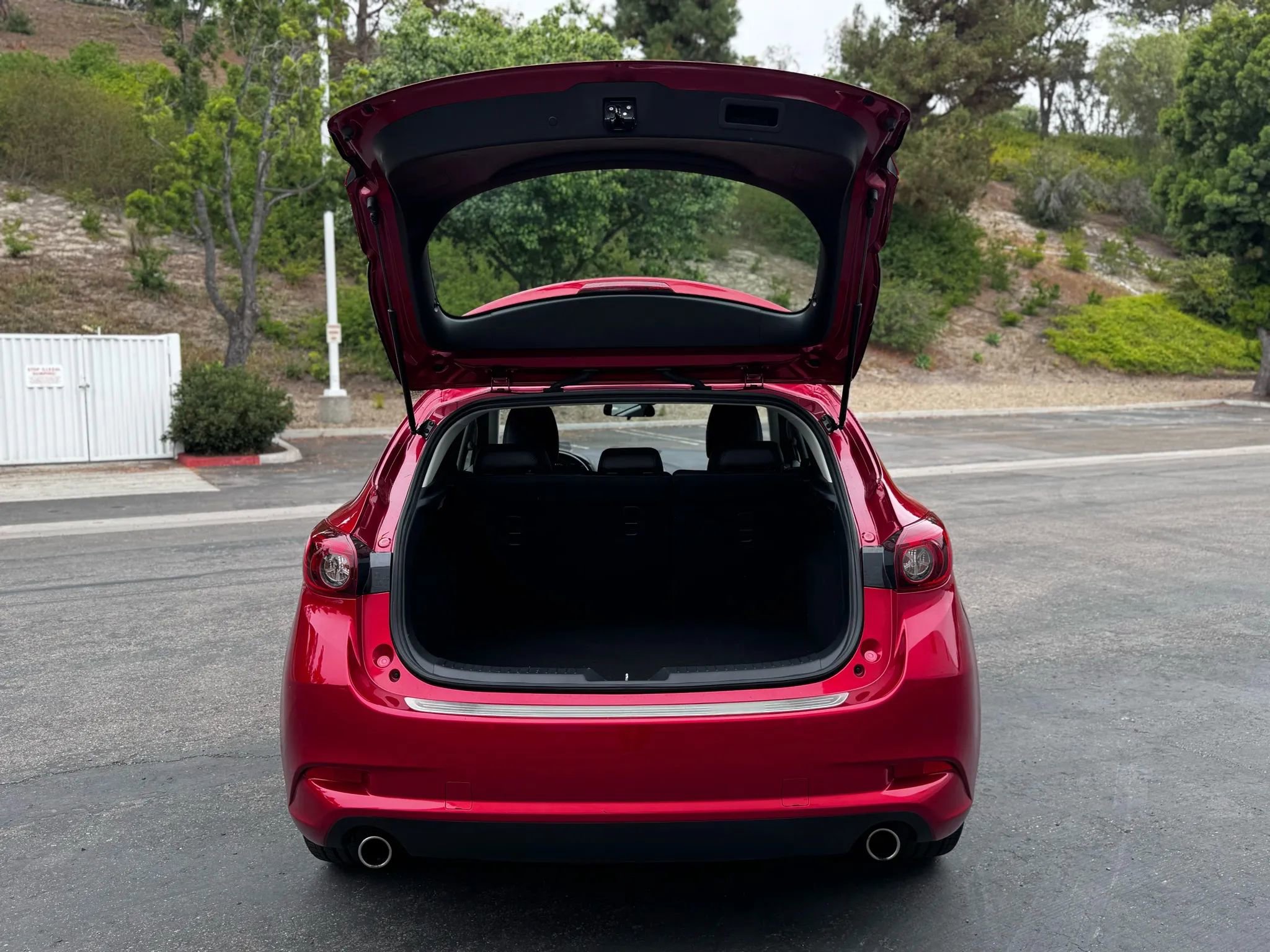 Used 2018 MAZDA MAZDA3 Grand Touring image 35