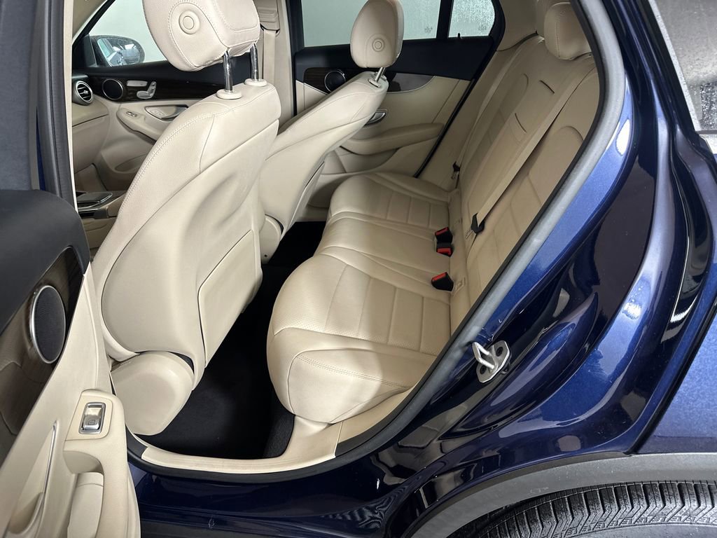 Used 2022 Mercedes-Benz GLC 300 w/ Premium Package Lite image 23