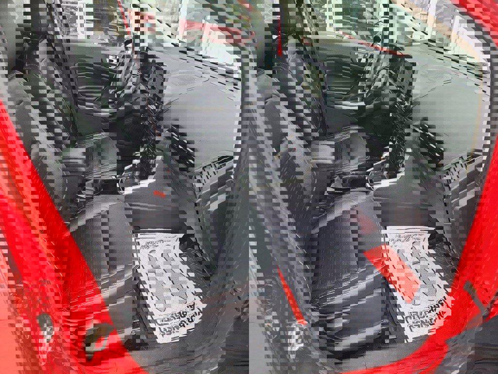 Used 2019 Ford EcoSport Titanium image 14