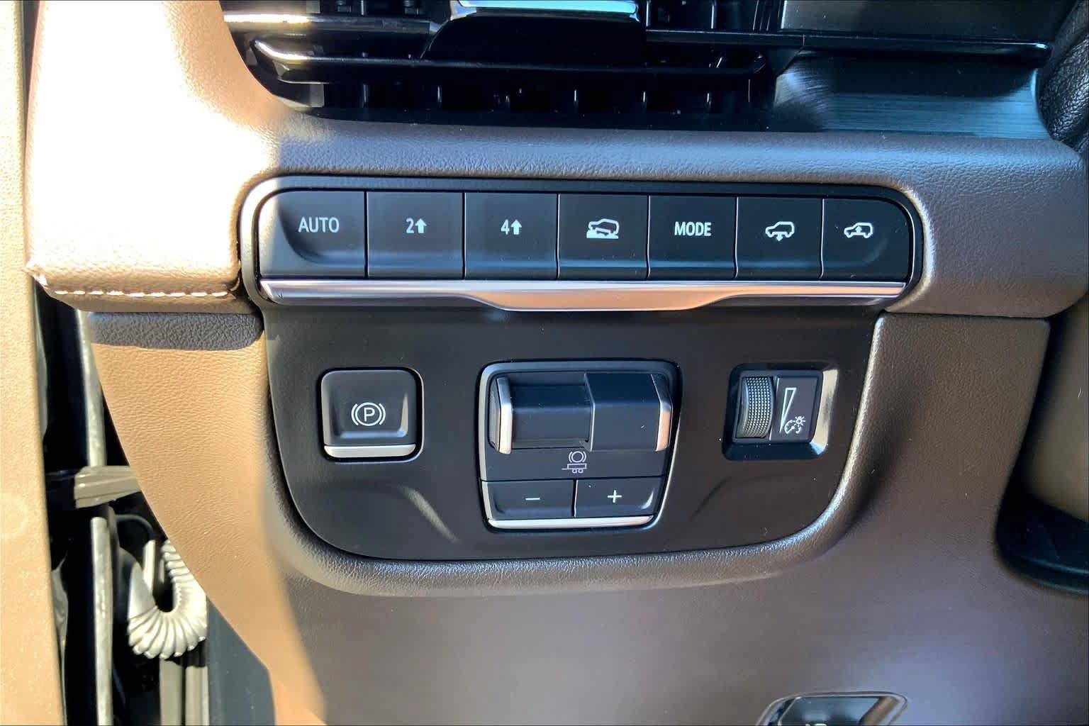 Used 2022 Cadillac Escalade Sport w/ Touring Package AWD/4WD image 33