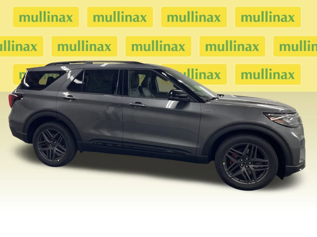 New 2026 Ford Explorer ST-Line w/ ST-Line Street Pack image 2