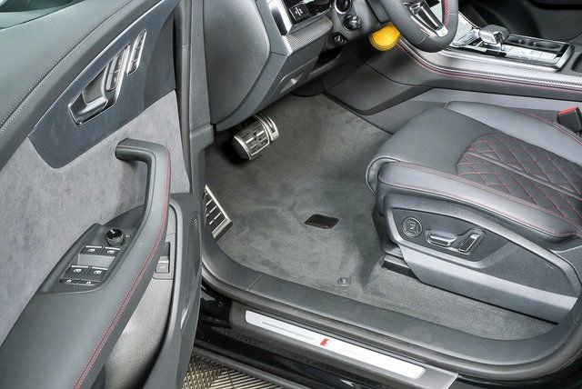 New 2026 Audi Q8 Prestige image 8