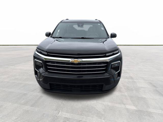 Used 2024 Chevrolet Traverse LT FWD image 2