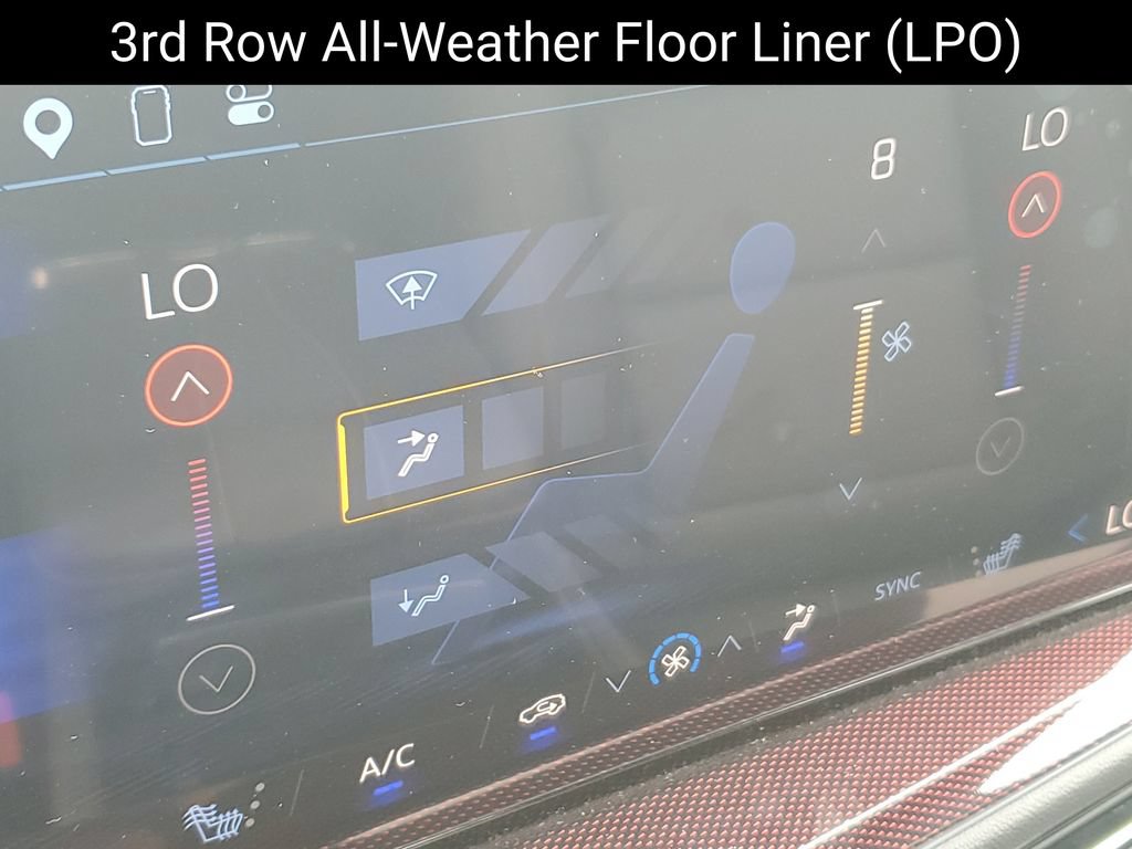 Used 2024 Chevrolet Traverse Z71 w/ LPO, Floor Liner Package AWD/4WD image 17