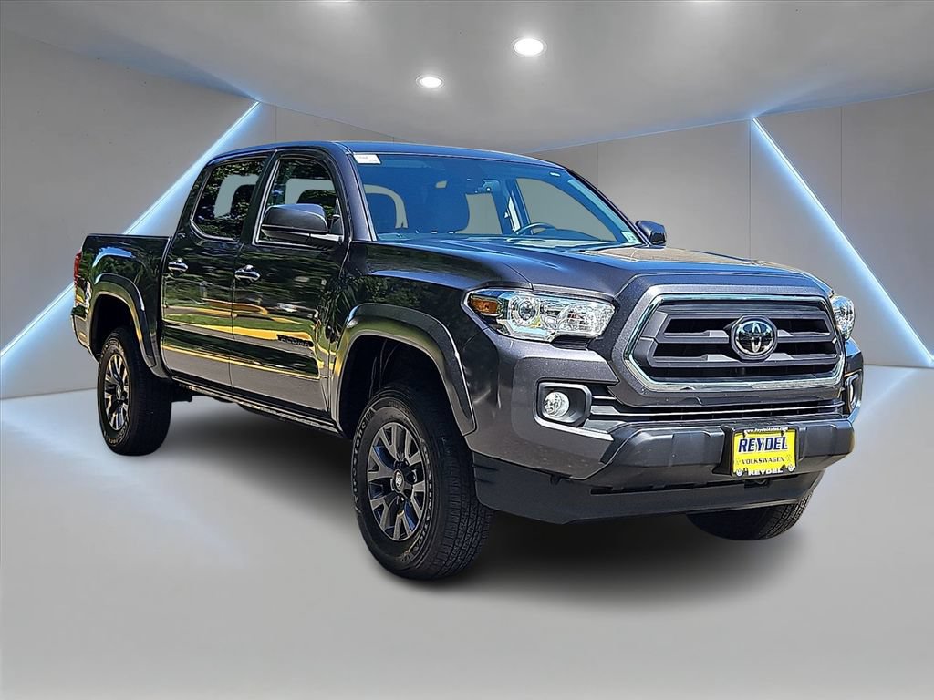 Used 2023 Toyota Tacoma SR5 w/ Black Out Package (TMS) AWD/4WD image 3