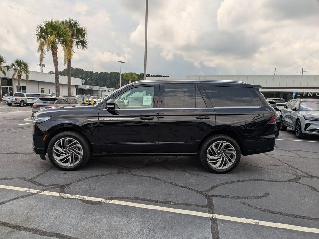 New 2027 Lincoln Navigator Reserve AWD/4WD image 7