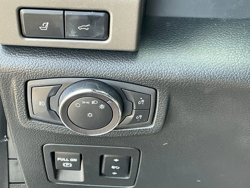 Used 2019 Ford Expedition XLT w/ Equipment Group 202A image 16
