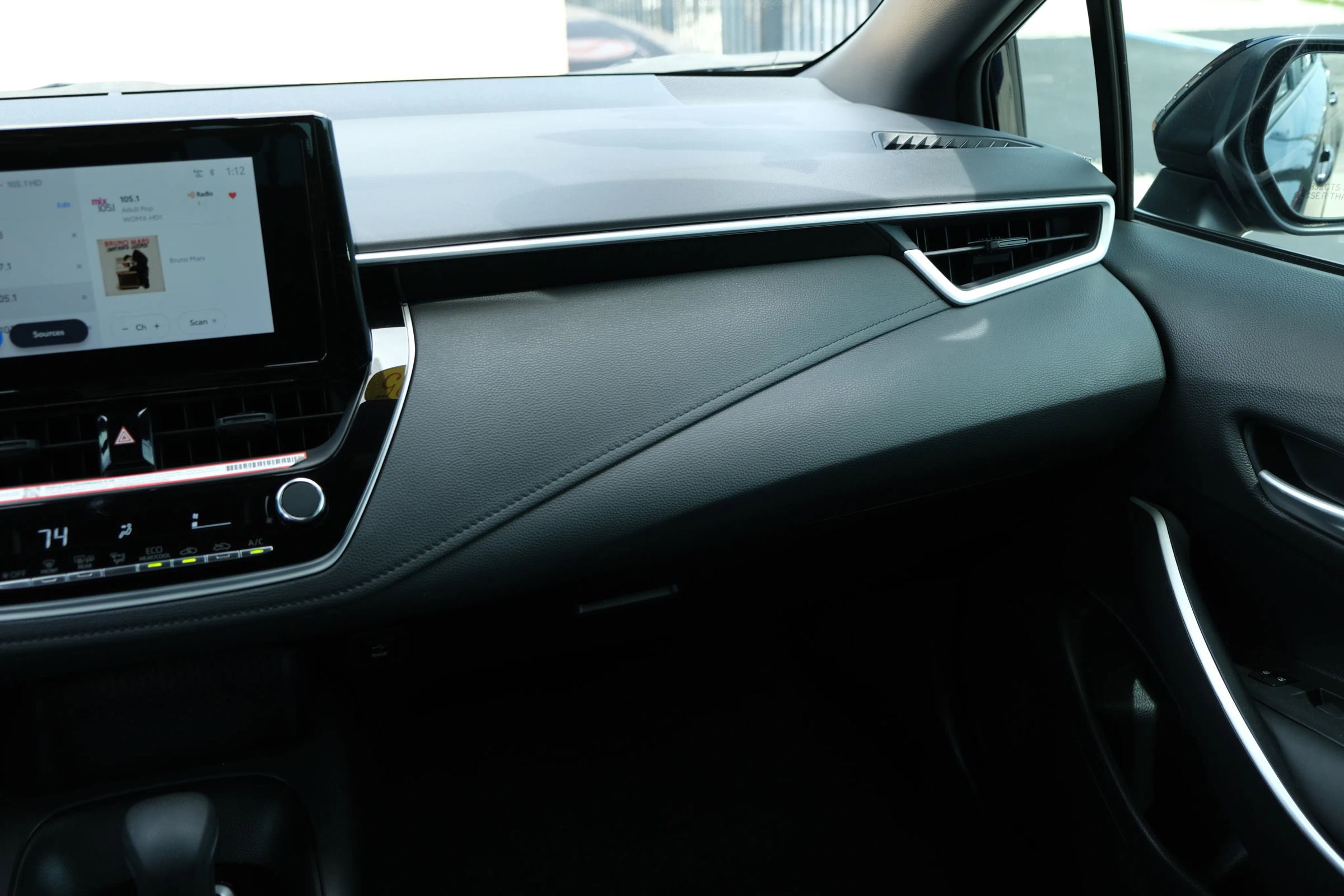 Used 2025 Toyota Corolla SE image 26