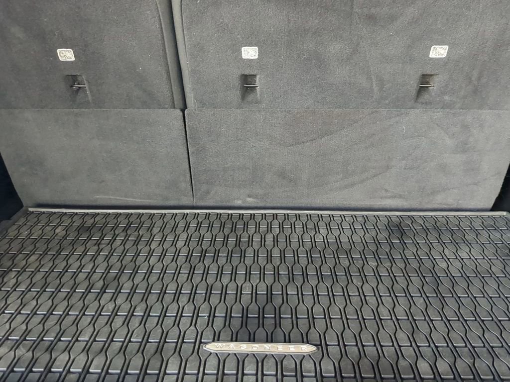 Used 2022 Jeep Wagoneer Series III w/ Premium Group I image 13