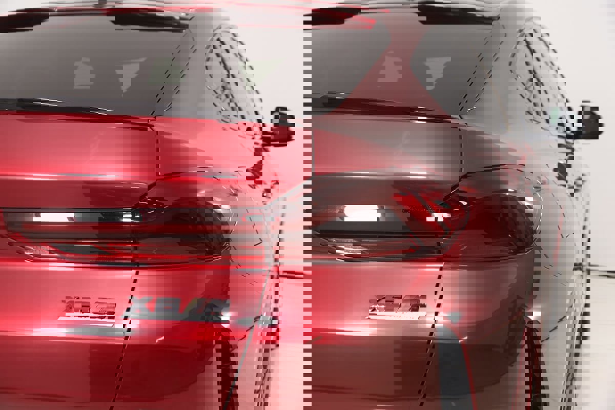 Used 2024 BMW X6 xDrive40i w/ Premium Package image 65