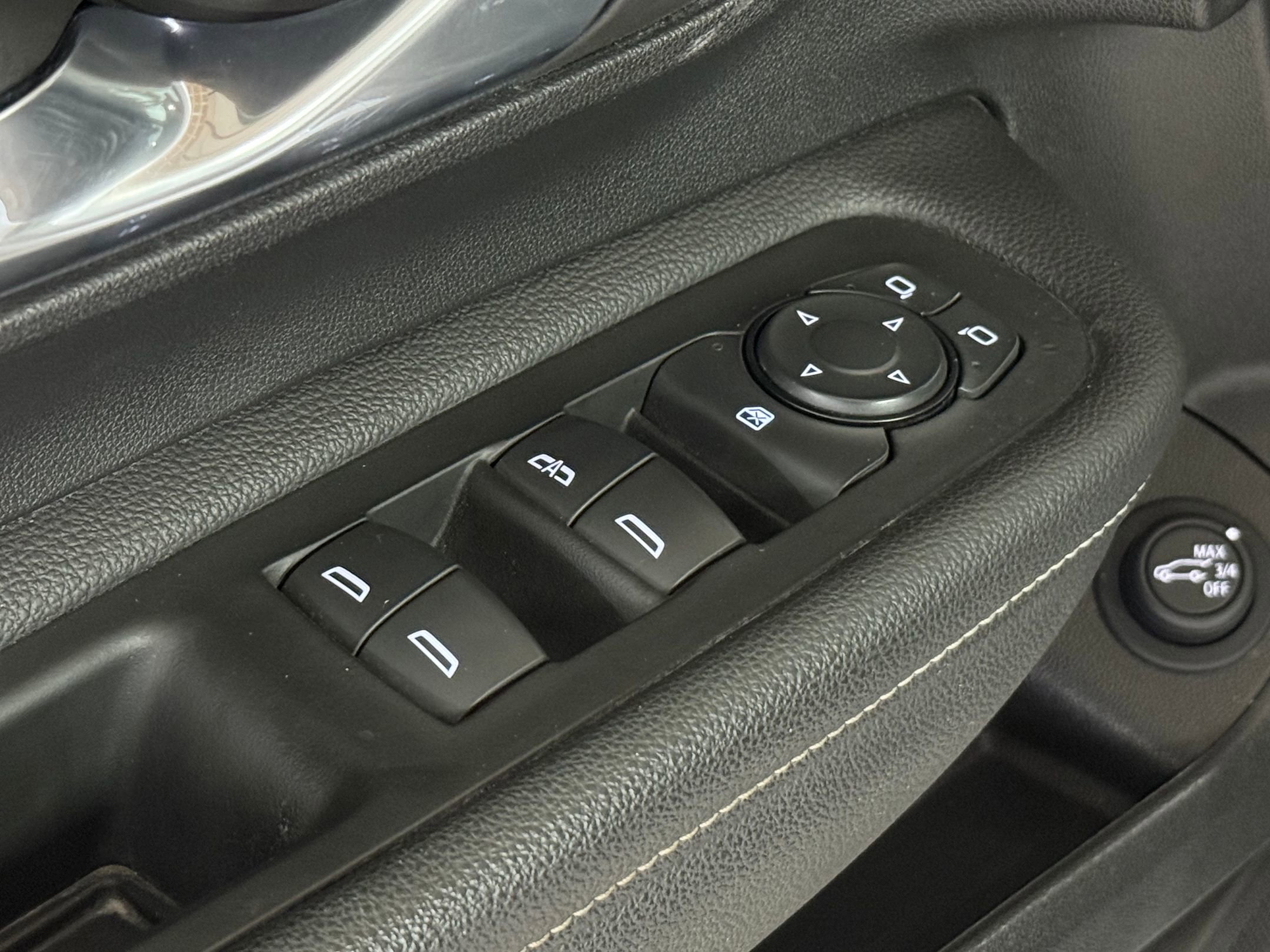 Used 2022 GMC Terrain SLT image 21