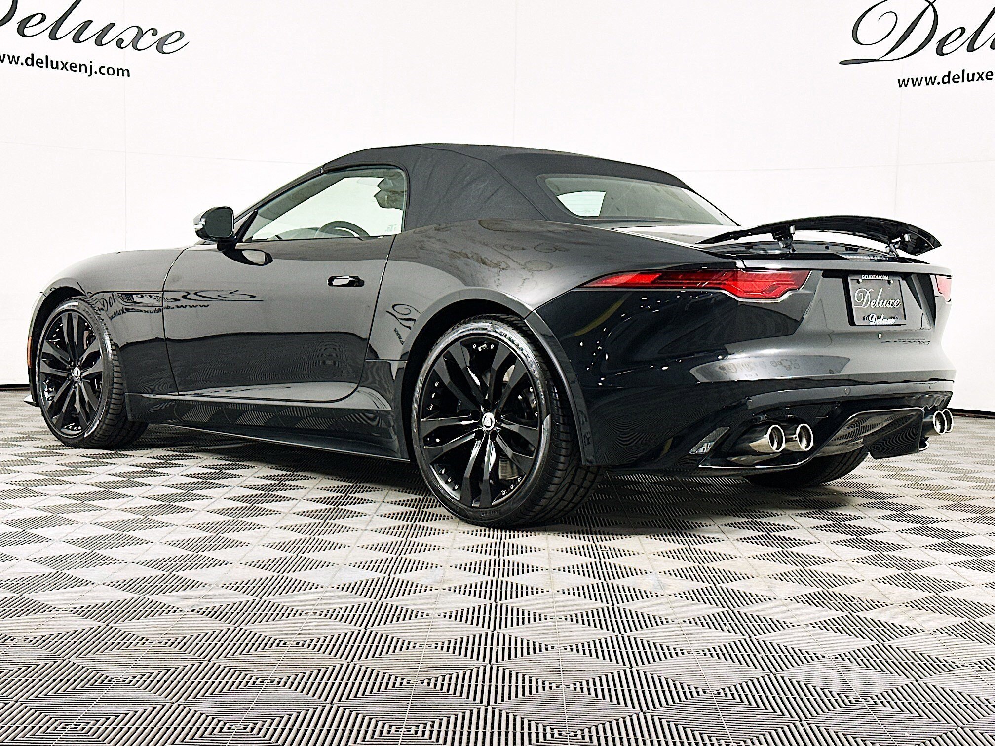 Used 2024 Jaguar F-TYPE R-Dynamic RWD image 4