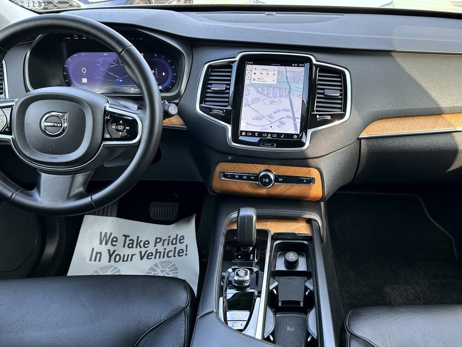 Used 2024 Volvo XC90 B6 Plus image 13