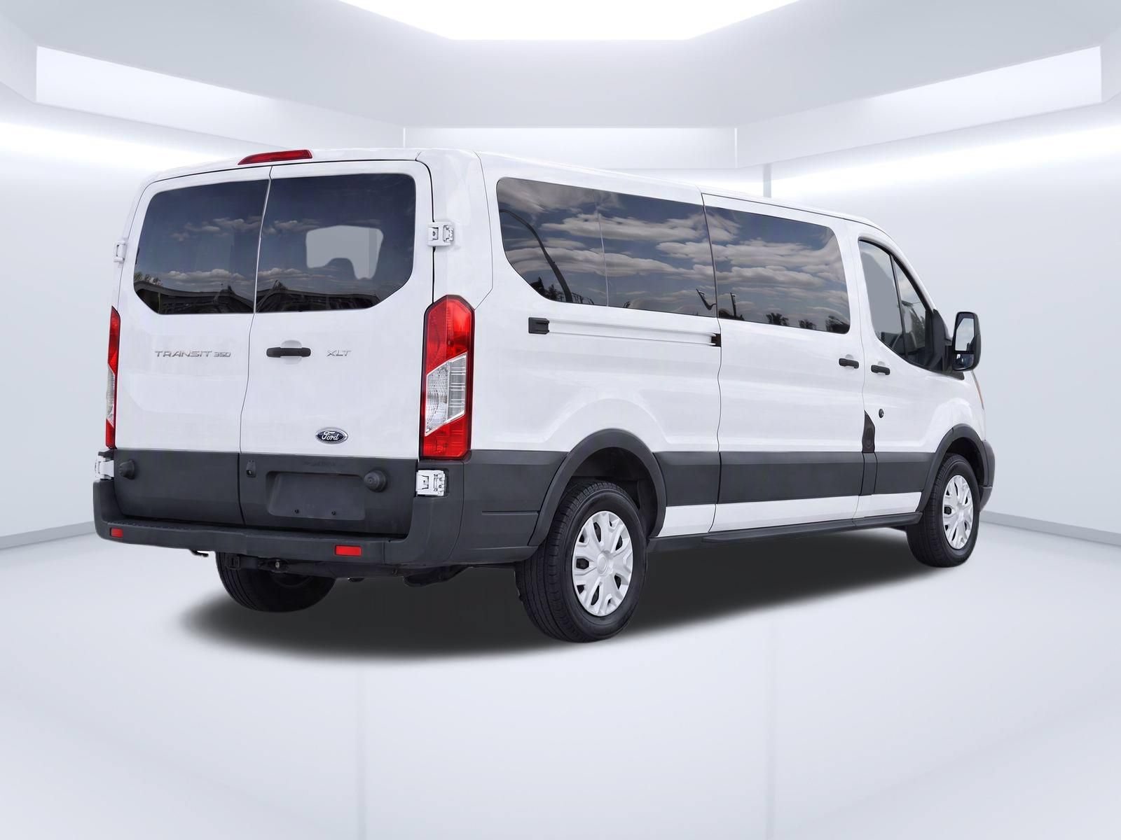 Used 2016 Ford Transit 350 XLT RWD image 8