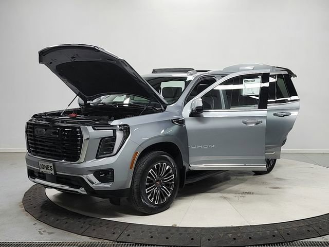Used 2025 GMC Yukon Elevation w/ Elevation Premium Package AWD/4WD image 11