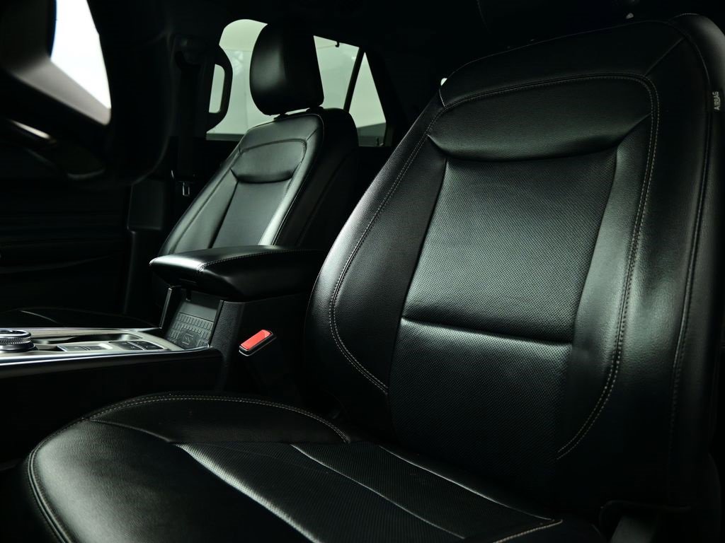 Used 2022 Ford Explorer Limited w/ Equipment Group 301A image 22