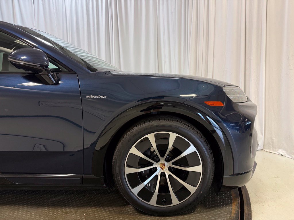 New 2026 Porsche Cayenne Electric AWD/4WD image 41