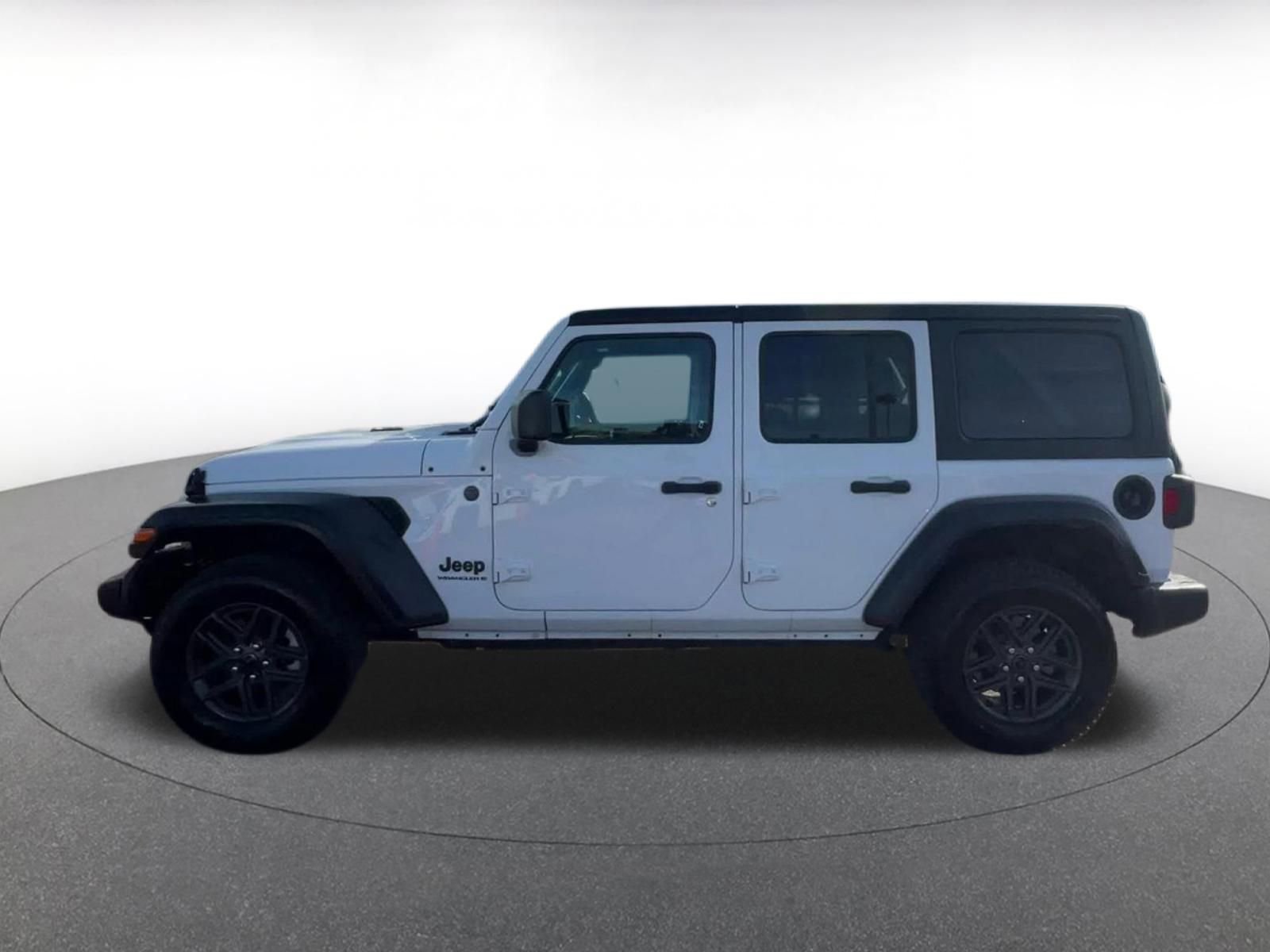 Used 2025 Jeep Wrangler Sport S image 9