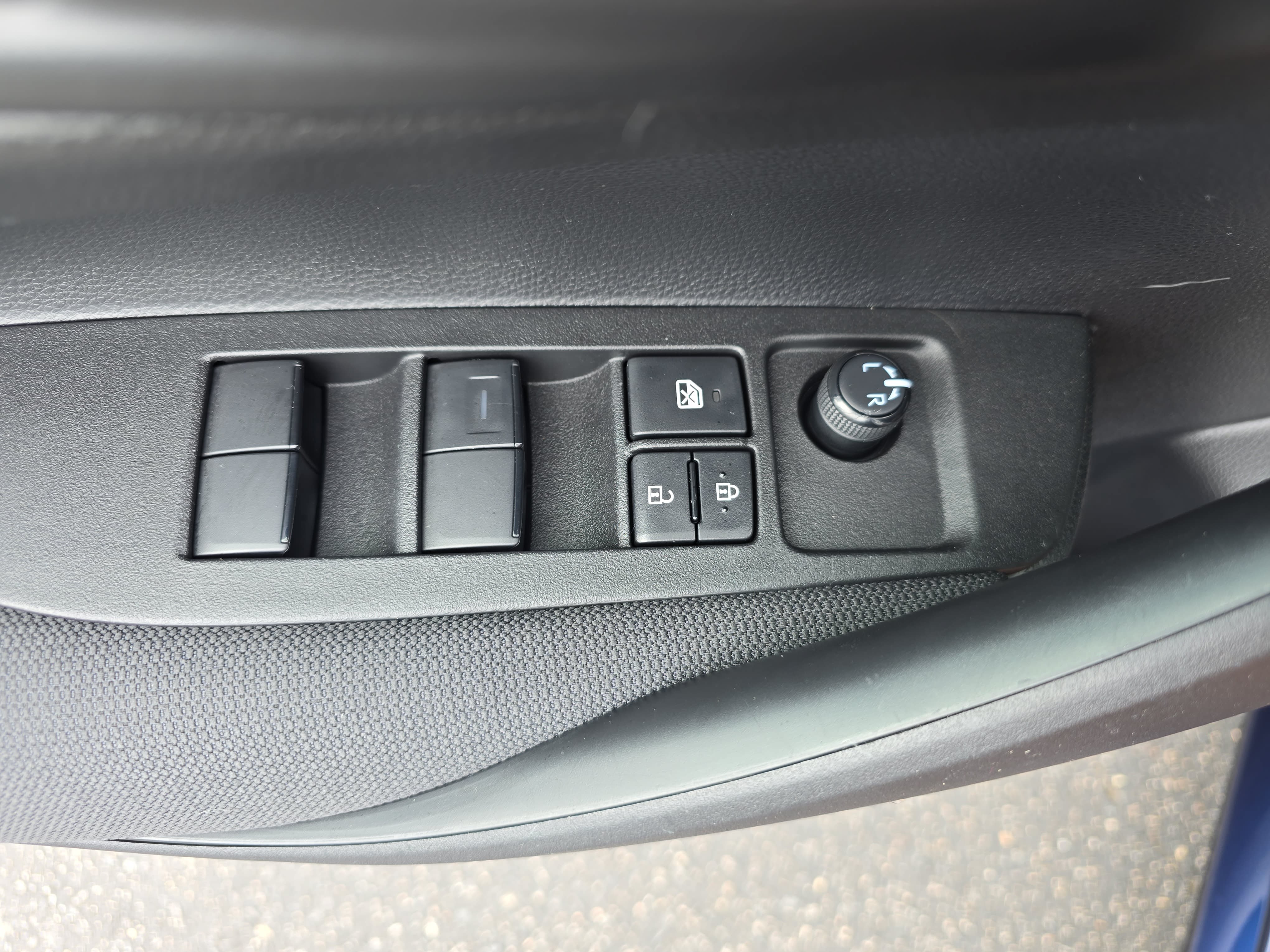Used 2022 Toyota Corolla LE FWD image 26