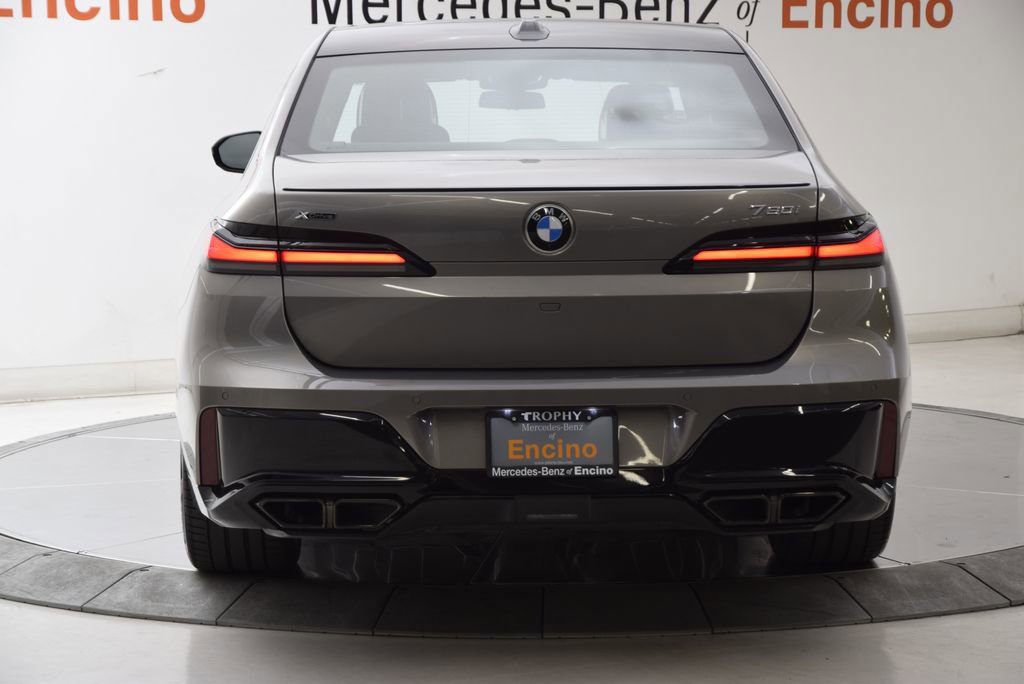 Used 2025 BMW 760i xDrive w/ Executive Package image 5
