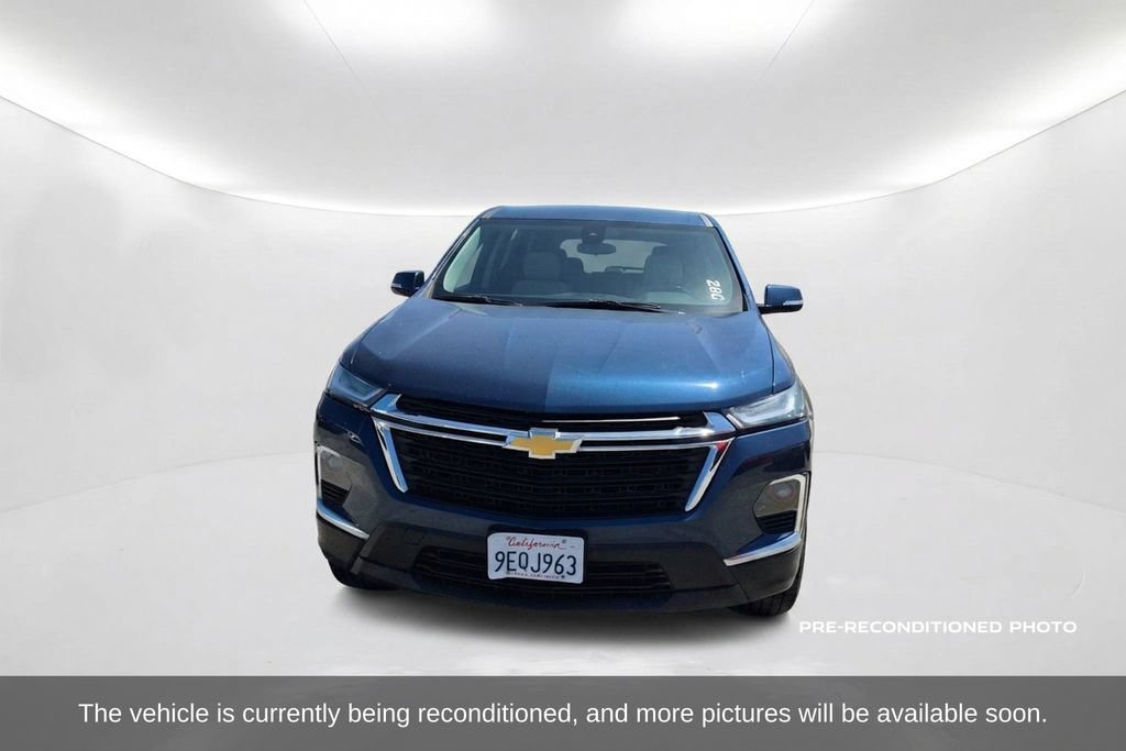 Used 2022 Chevrolet Traverse LS FWD image 2