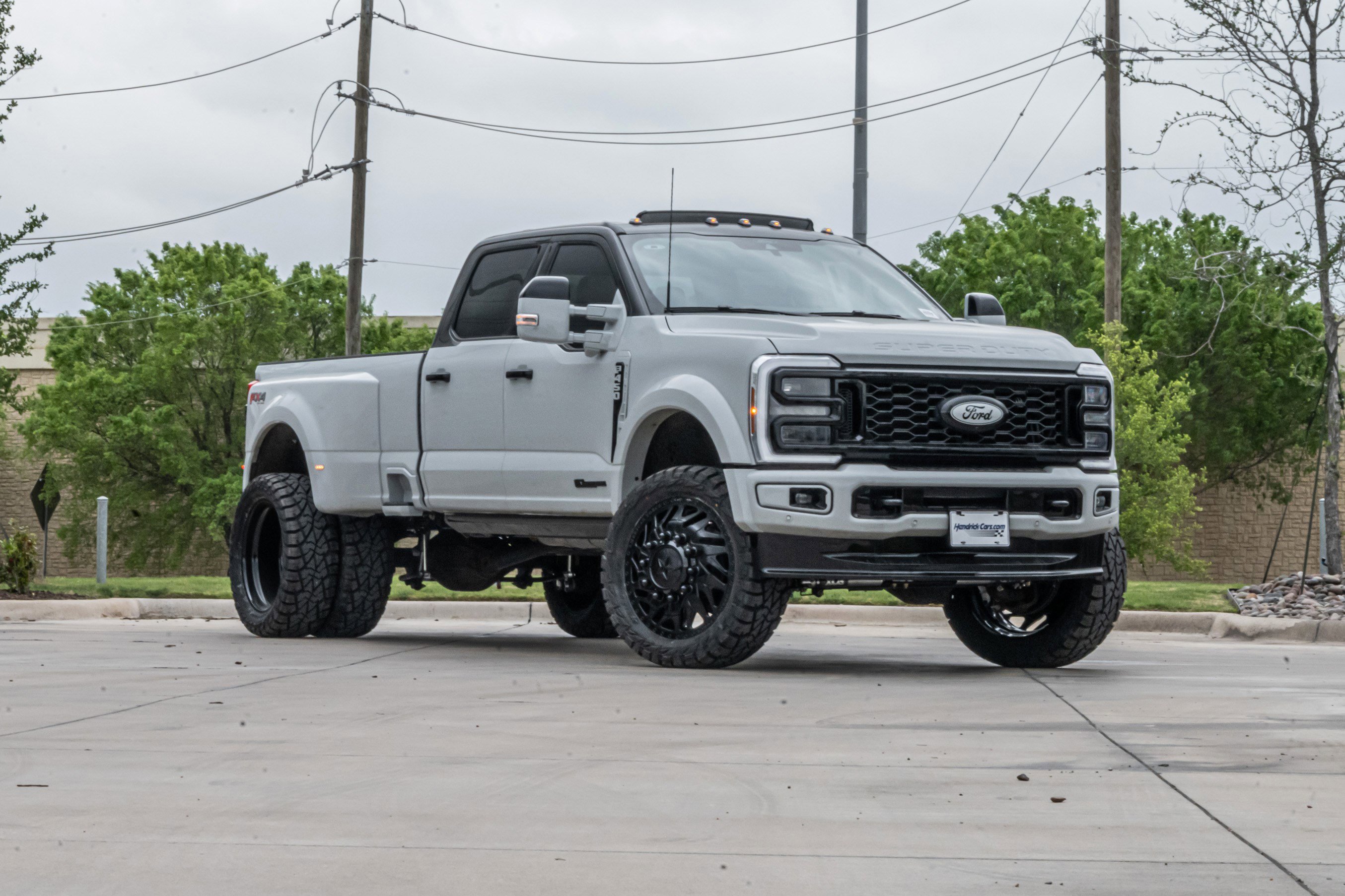 Used 2026 Ford F450 Platinum w/ Platinum Plus Package image 2