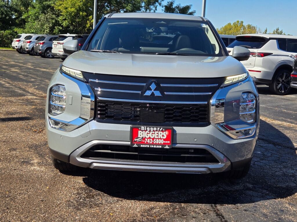 New 2026 Mitsubishi Outlander SE AWD/4WD image 2
